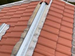 Closoir ventilé de faîtage — TSCouverture couvreur Lunel